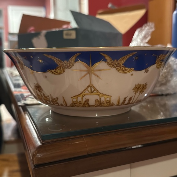 Lenox The Holy Night Nativity Bowl - Picture 1 of 4